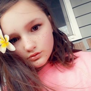 Meet your Posher, Chloe